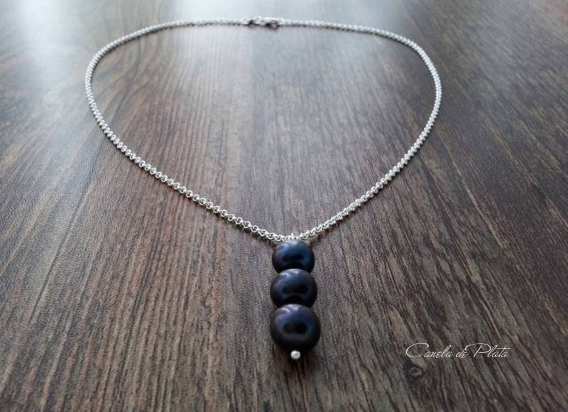 Halsband Aus Süßwasserperlen Und 925Er Silber Mit Pfauenmotiv. Halskette 3 Pfauenperlen Kette Sterlingsilber Halsband Aus Süßwasserperlen Und 925Er Silber Mit Pfauenmotiv. Halskette 3 Pfauenperlen Kette Sterlingsilber von CaneladePlata