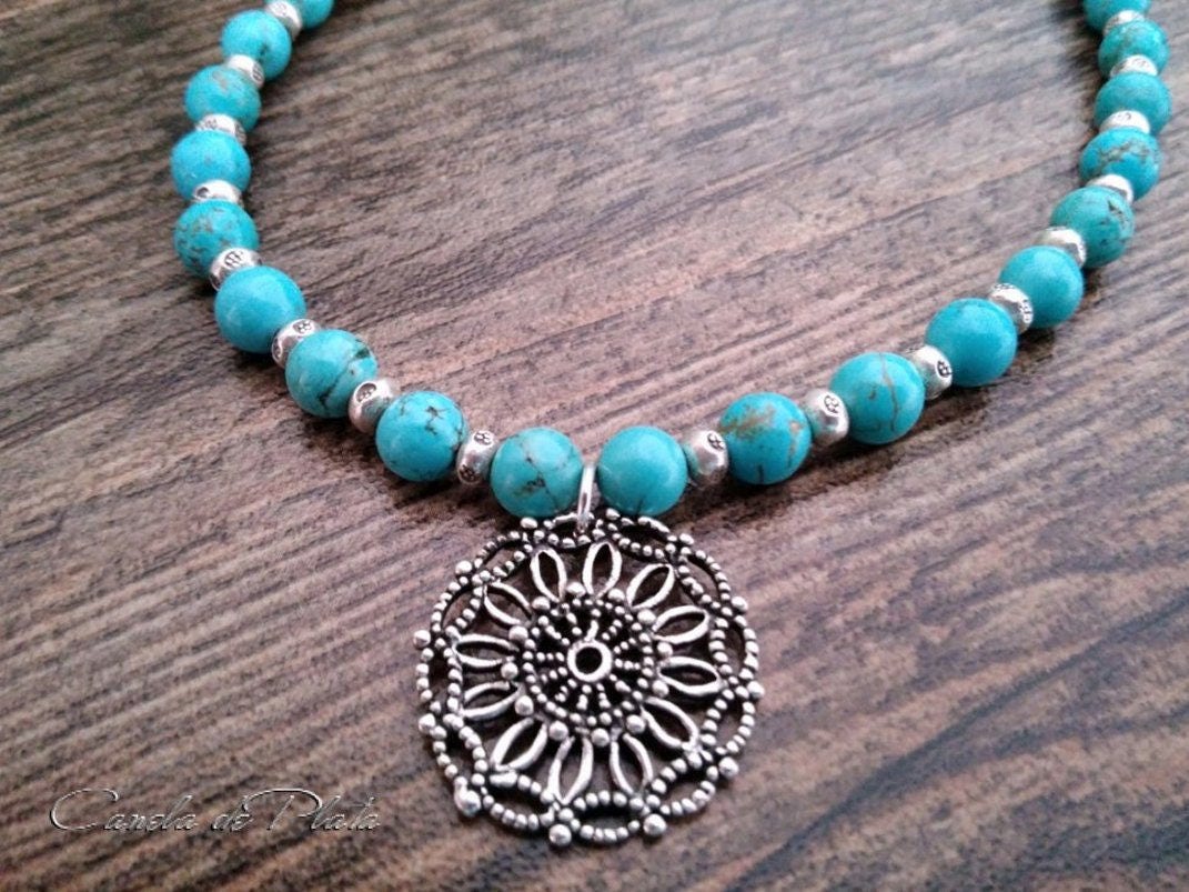 Silber - Und Türkis-Halsband Mit Einem Medaillon Aus Sterlingsilber. Boho-Halsband Silber - Und Türkis-Halsband Mit Einem Medaillon Aus Sterlingsilber. Boho-Halsband von CaneladePlata