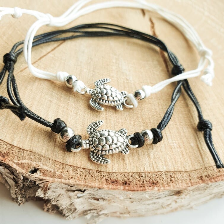 Love Me Girl | Armband Mit Schiebeknoten Schildkröten Größenverstellbar von CanisMinorArtShop