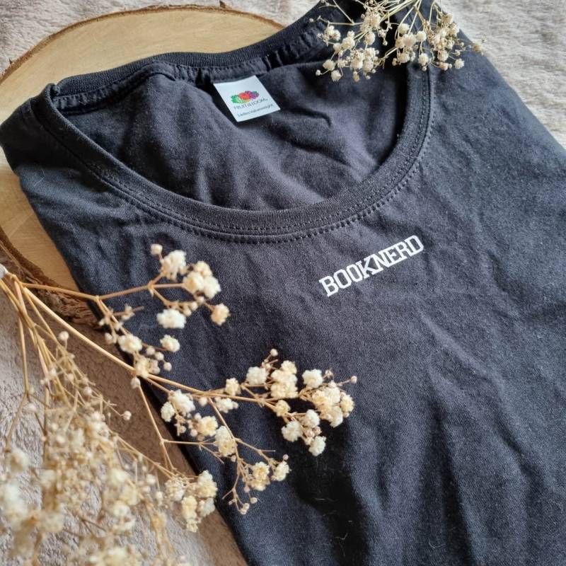 Shirt »Booknerd« Personalisierbar von CanisMinorArtShop