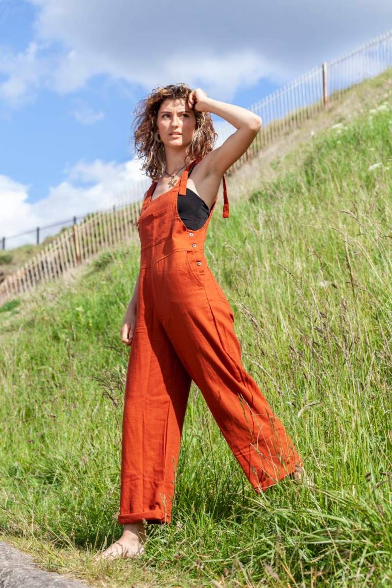 100% Gewebte Baumwolle Bequeme Latzhose in Klein Bis Xxl Erhältlich 100% Gewebte Baumwolle Bequeme Latzhose in Klein Bis Xxl Erhältlich von CannyBonny