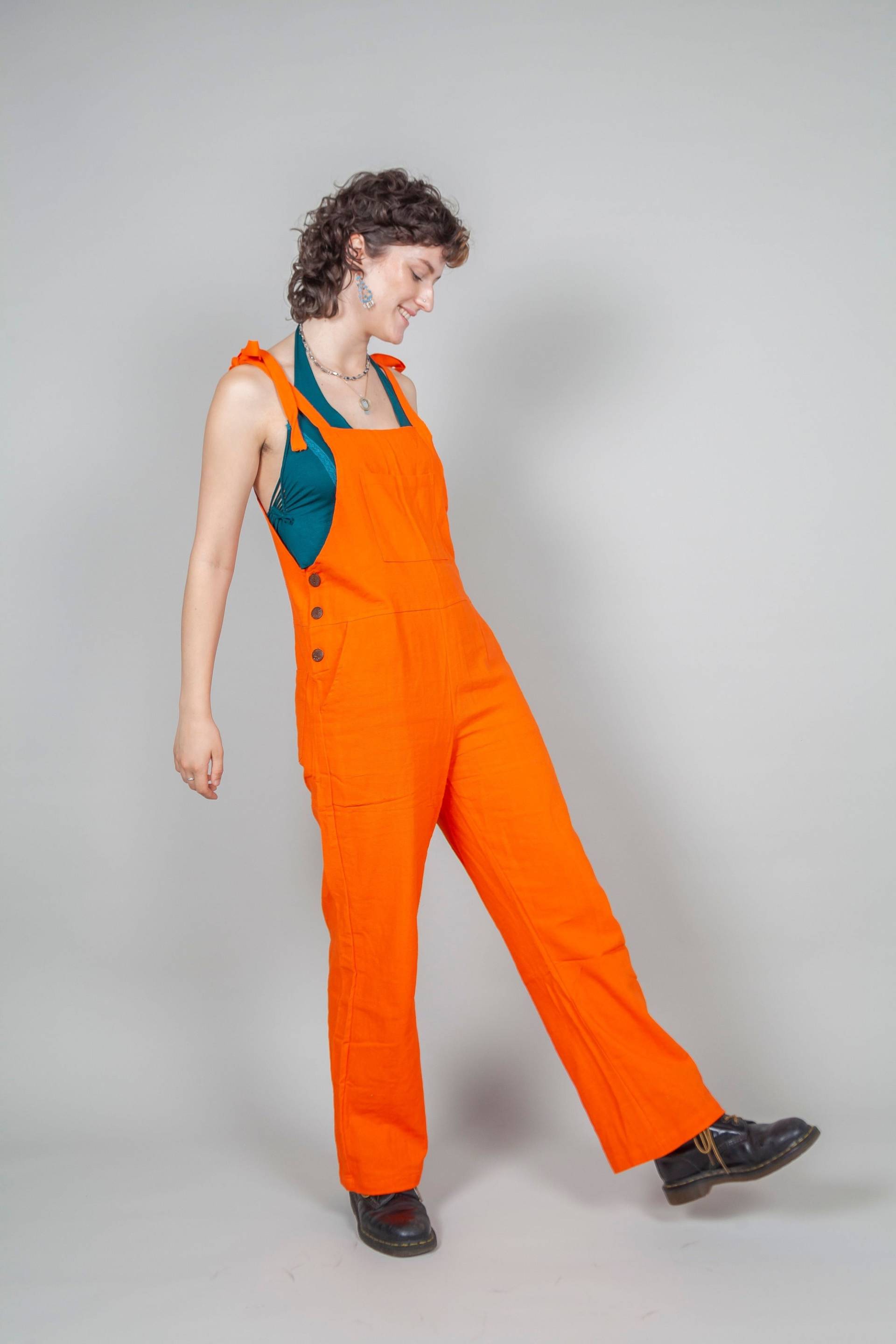 Leuchtend Orange Latzhose von CannyBonny