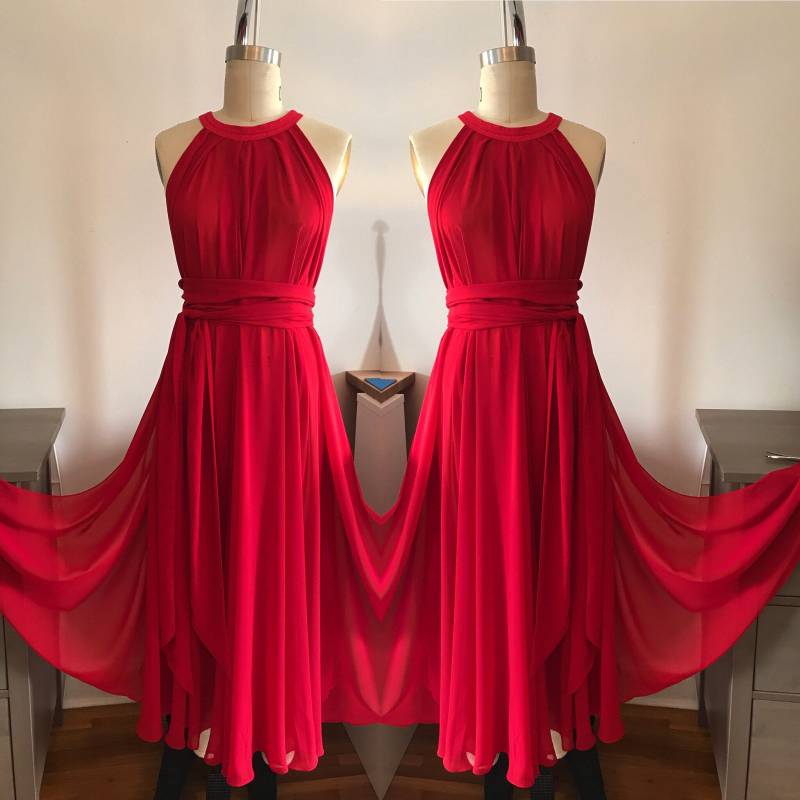 Gegürteltes Rotes Pegnoir, Kleid Gegürteltes Rotes Pegnoir, Kleid von CanovaStudio