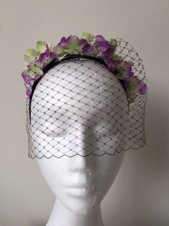 Haarband Fascinator Mit Blume Und Netz Traumhaft An Haarband Fascinator Mit Blume Und Netz Traumhaft An von CanteringDesigns
