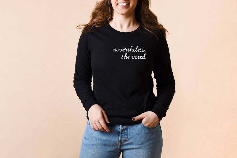 Trotzdem Stimmte Sie | Langarmshirt 2020 Wahl Abstimmungsshirt Abstimmung T-Shirt Wahlkleidung 19 Änderung Frauen-Votum von CantonBoxCompany