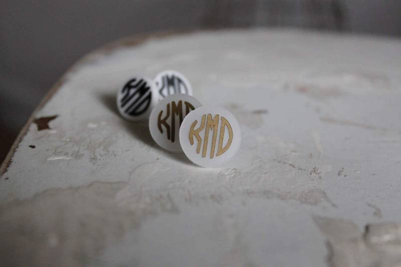 Monogramm Ohrstecker - Preppy Ohrringe Hypo- Allergene Personalisierte von CanvasClayCo
