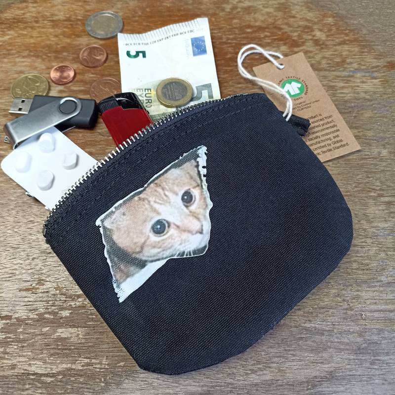 Kleine Tasche Meme Ceiling Cat Täschchen in Schwarz Mit Von Hand Gemachtem Aufdruck Canvasvendetta von Canvasvendetta