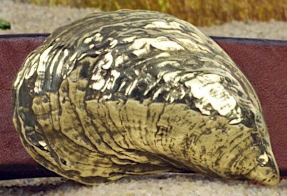 Plymouth Rock Oyster, Bay Schnalle Plymouth Rock Oyster, Bay Schnalle von CapeCodCellarLeather