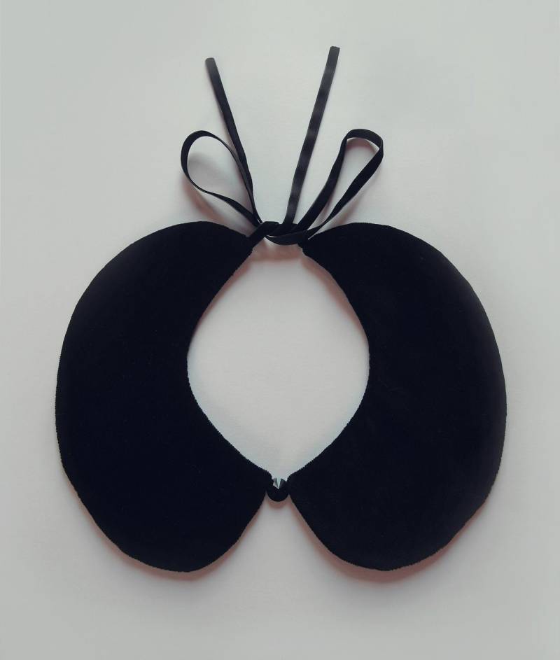 Handgemachte Schwarzem Samt Peter Pan Stil Kragen, Halskette Mit Swarovski Kristall Handgemachte Schwarzem Samt Peter Pan Stil Kragen, Halskette Mit Swarovski Kristall von Capsis