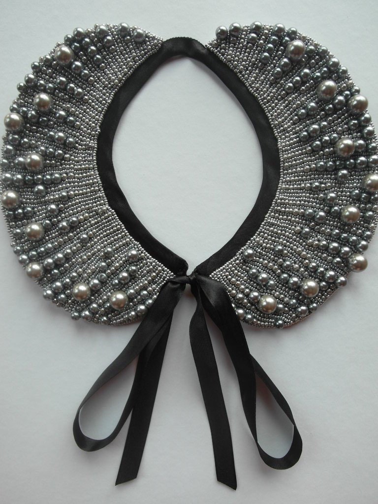 Set Aus Drei Perlenhalsbändern von Capsis