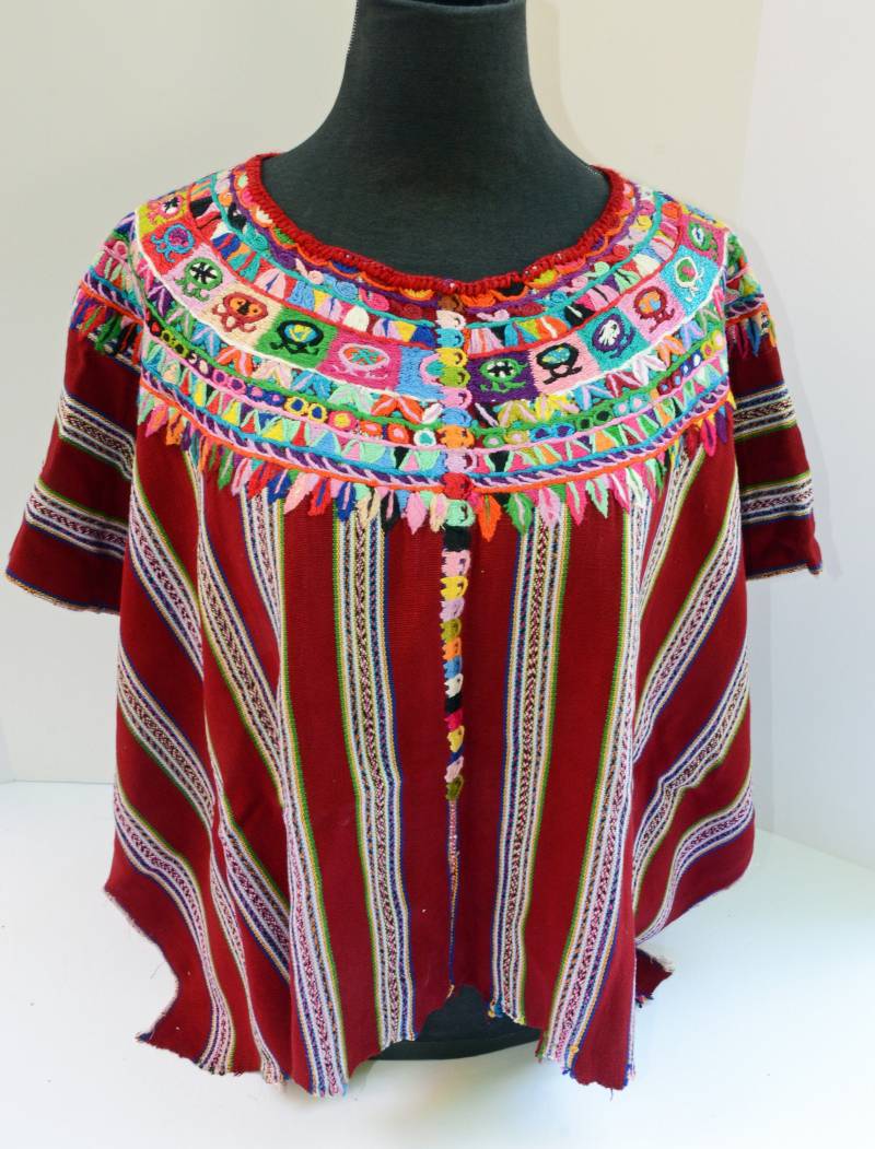 Bluse Guatemama Huipil Maya Rot Textilien Bestickt Bluse Guatemama Huipil Maya Rot Textilien Bestickt von CaptinaHandmade