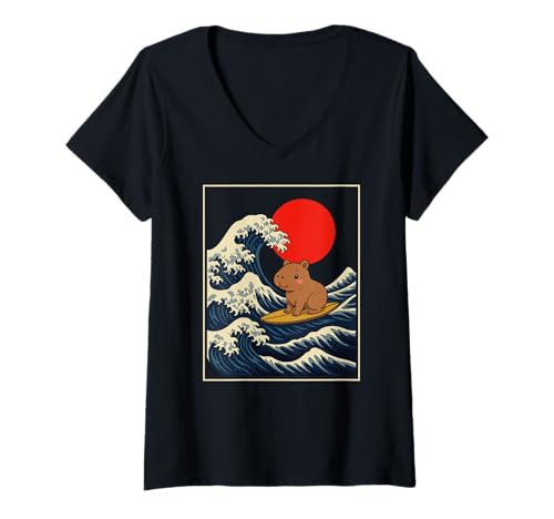 Damen Capybara Wasserschwein Surfer Pink Lustiges Sommer Kinder T-Shirt mit V-Ausschnitt Damen Capybara Wasserschwein Surfer Pink Lustiges Sommer Kinder T-Shirt mit V-Ausschnitt von Capybara Surfen Wellen Japan Retro Vintage Design