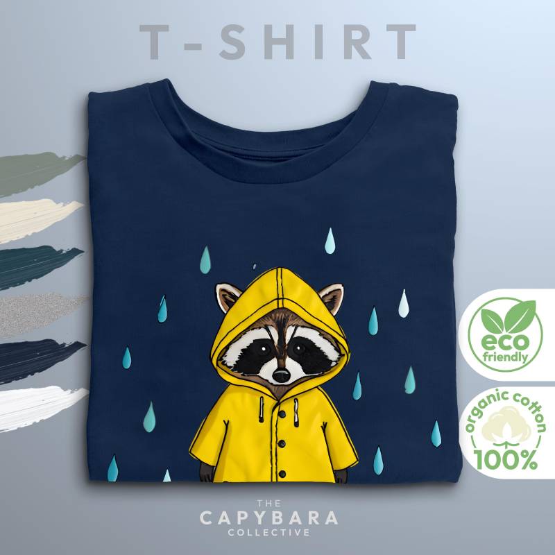 Waschbär Damen T-Shirt 100% Bio-Baumwolle | Süßer Im Regenmantel Öko Pullover Für Sie & Ihn Geschenk Tierfreunde von CapybaraCollectiveDE