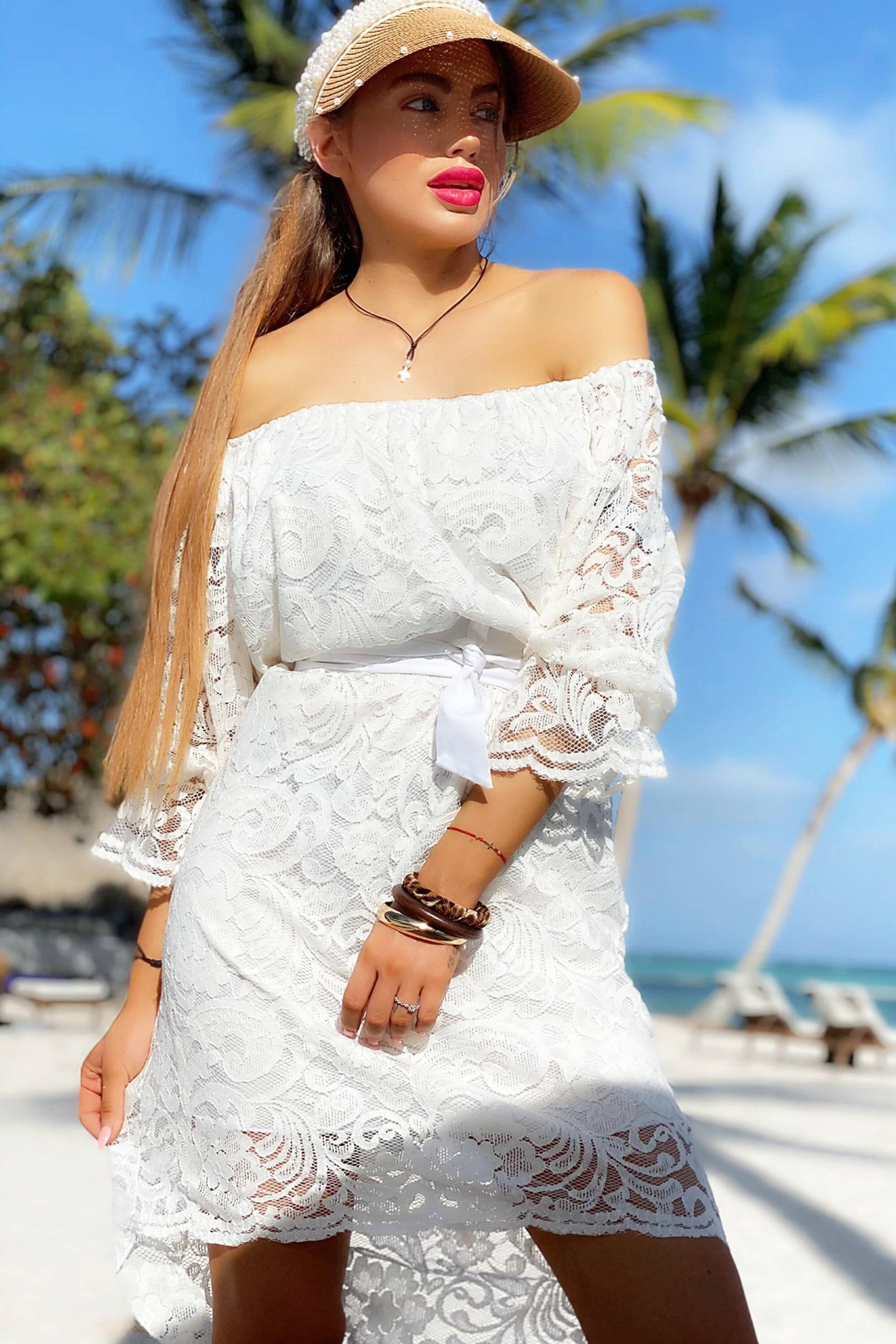 Weißes Strandkleid - Sommerspitze Mini Kurzes, Atmungsaktives Alltagskleid Mit 3/4 Ärmeln Und Einem Futter von CaramellaFashion