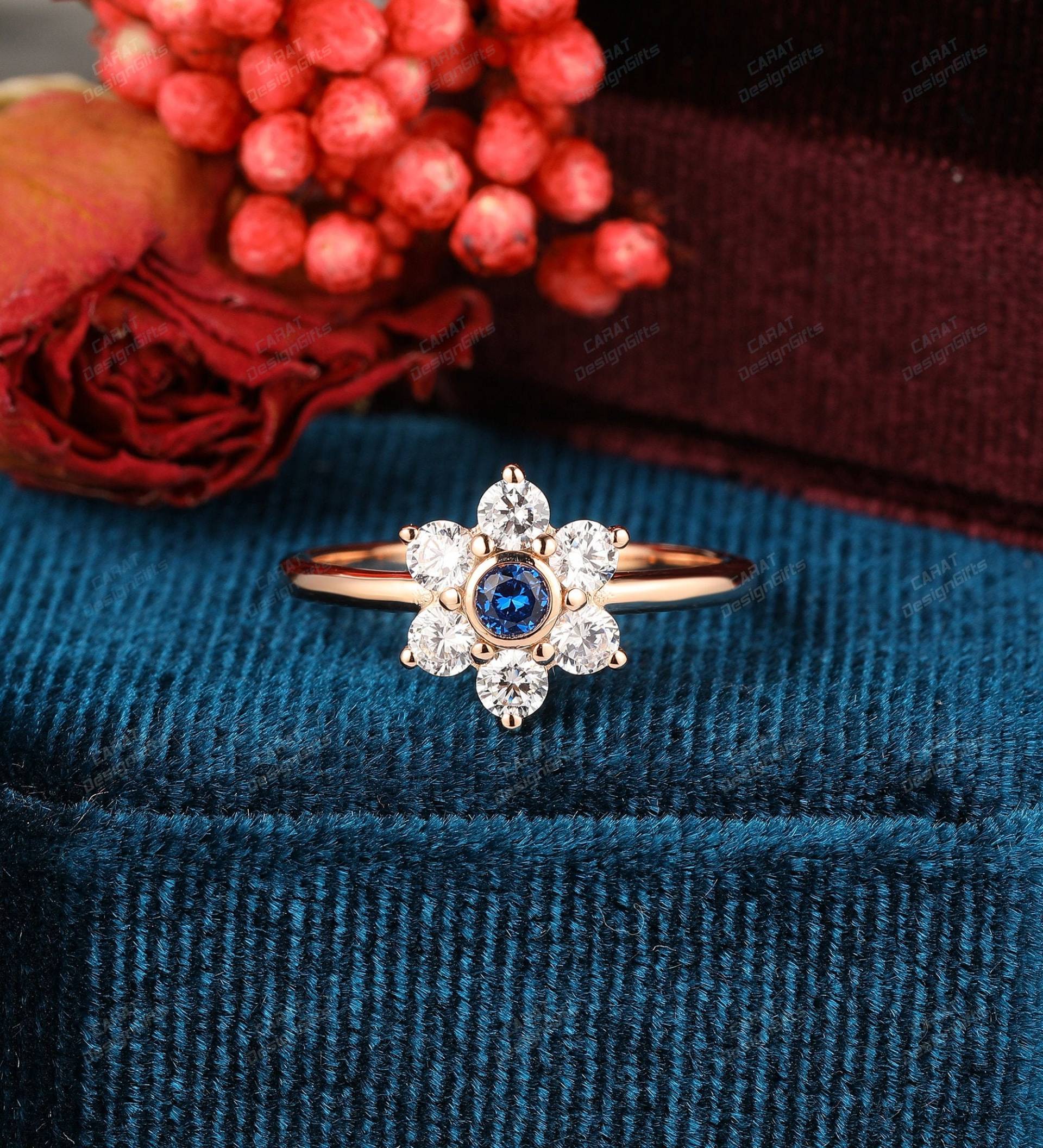 Fancy Sun Flower Ring, Runder Cut Lab Erstellt Saphir Versprechen Zarter Geburtsstein Ring Für Frauen, Moissanite Ehering von CaratDesignGifts