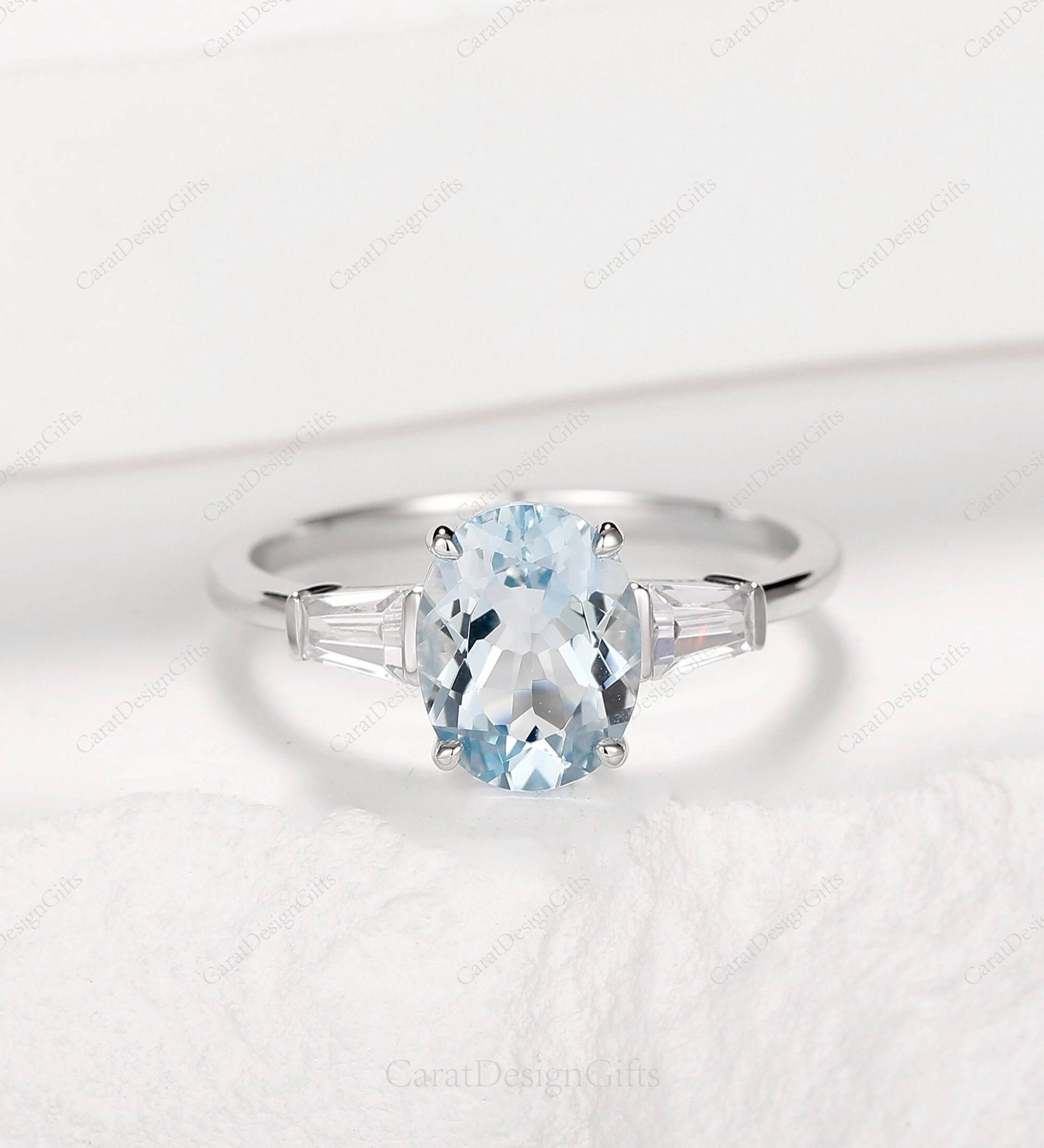 Geburtsstein Ring, Oval Cut 7x9mm Aquamarin Verlobungsring, Ehering, Blauer Edelstein Solid Weißgold Geschenk Zum Valentinstag von CaratDesignGifts