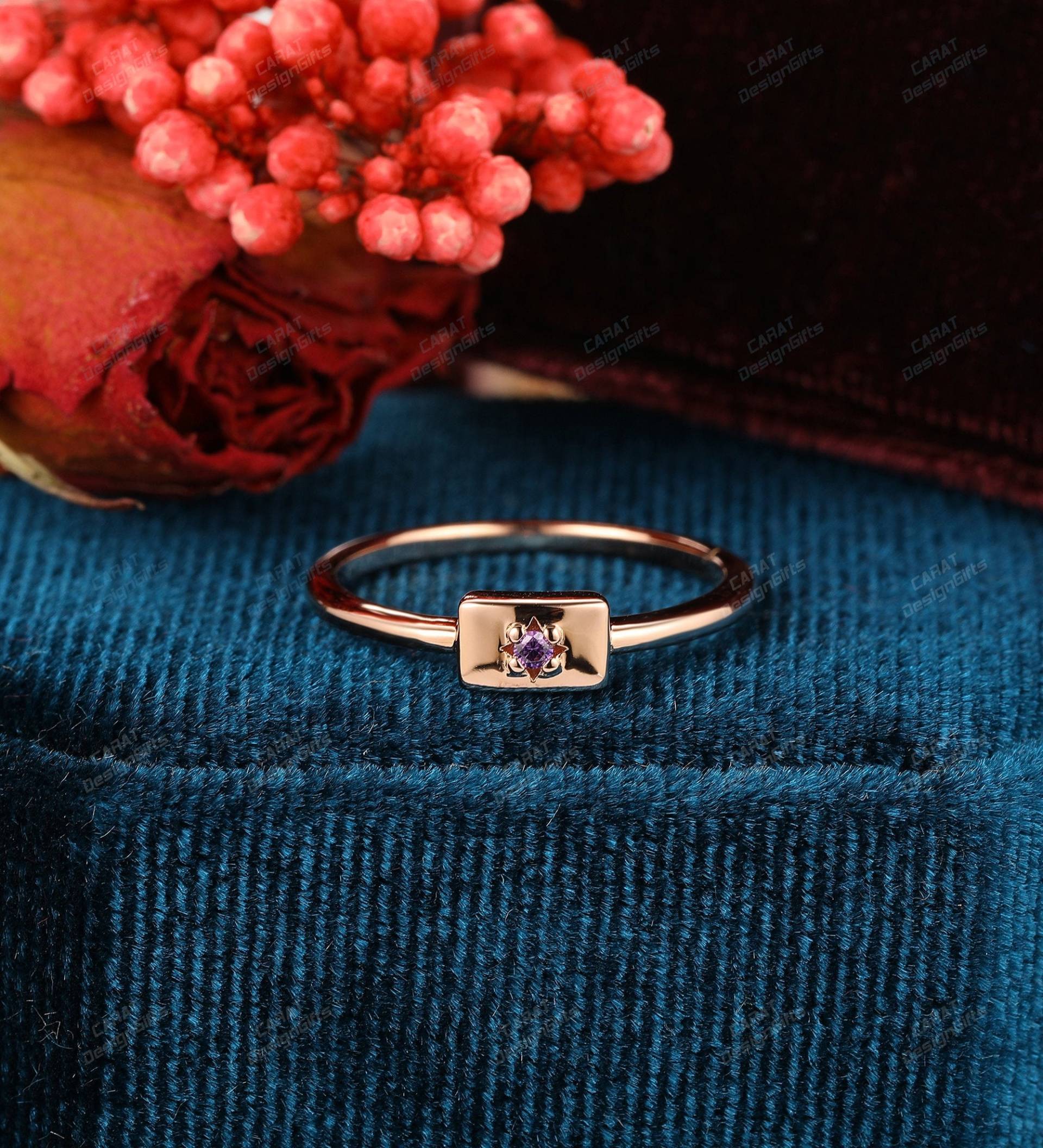 Zarter Edelstein Ring, Natürlicher Amethyst Verlobungsring, Einzigartiger Handgemachter Geburtstagsgeschenk, Massiver Rose Gold Ring, Individueller von CaratDesignGifts
