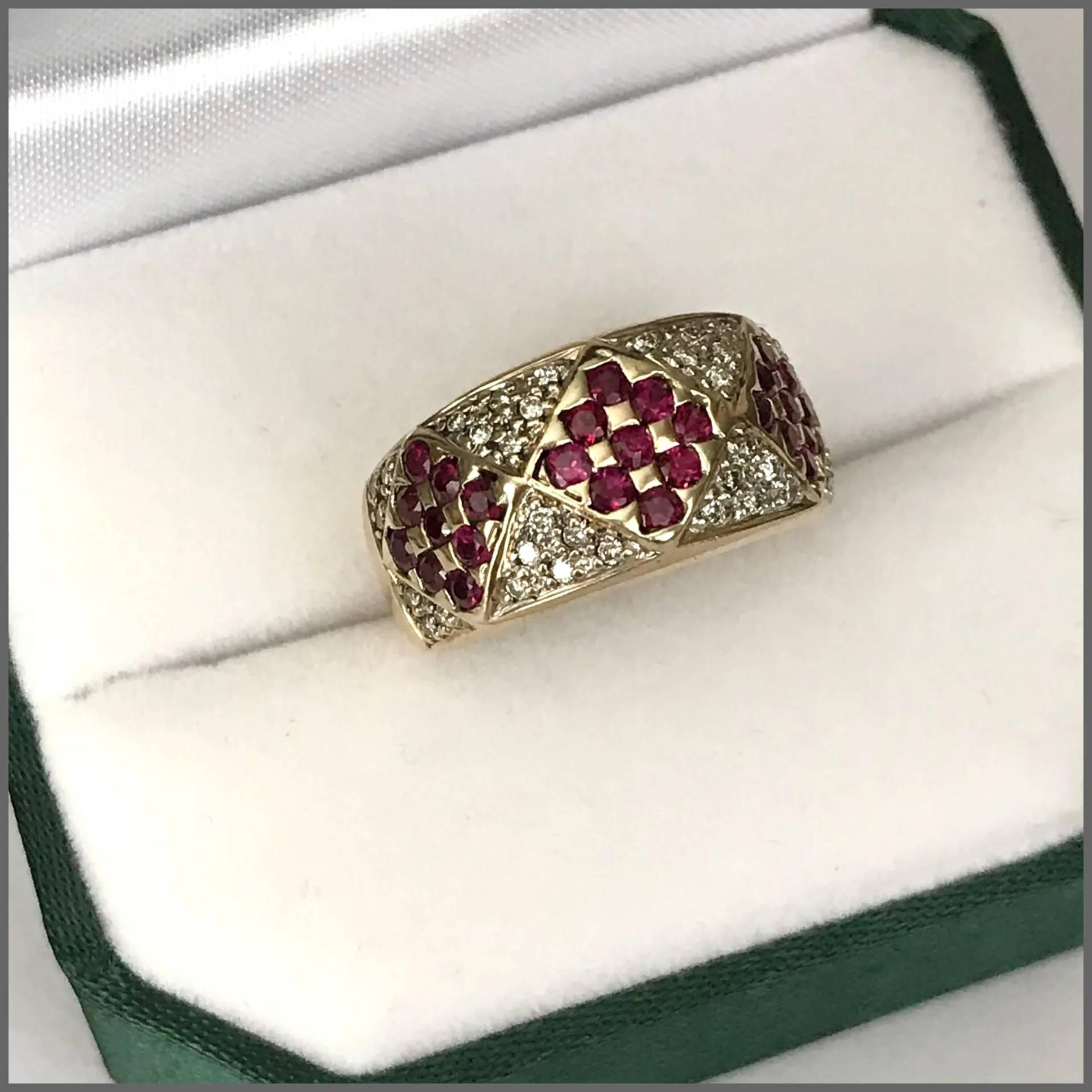 Rubin Diamant Verlobungsring, Rund Geschliffener Ehering, Muttertagsgeschenk von CaratDrive