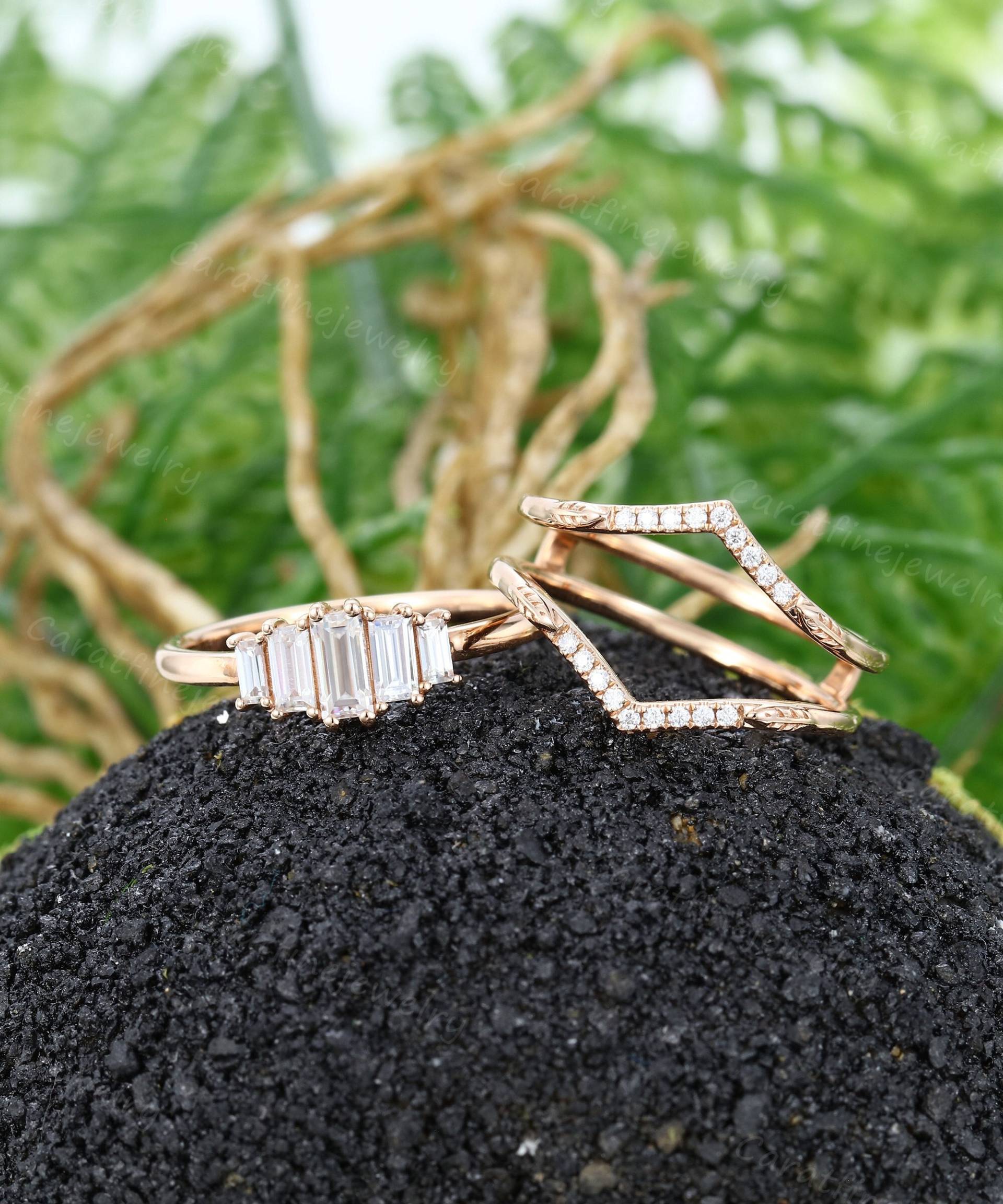 Einzigartige Rose Gold Moissanite Verlobungsring Ring Set Baguette Geschnitten Frauen Cluster Diamantenenhancer Ehering Versprechen von Caratfinejewelry