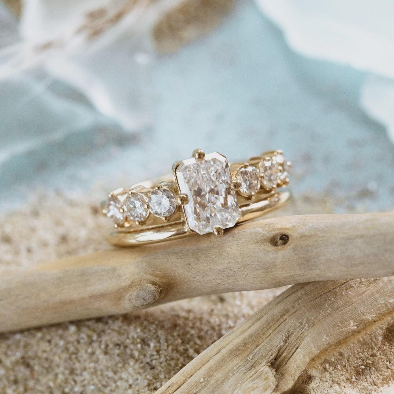 Diamant Ring Mit Strahlendem Schliff 2.00 Ct | Doppelschaft-Hochzeits-Set Seitlicher Runder Labor Zertifizierter Einzigartiger Brautgeschenk-Ring Diamant Ring Mit Strahlendem Schliff 2.00 Ct | Doppelschaft-Hochzeits-Set Seitlicher Runder Labor Zertifizierter Einzigartiger Brautgeschenk-Ring von CaratlineJewels