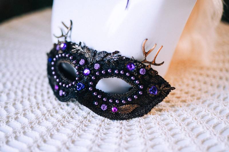 Lavendel Lila Maskerade Maske Herren Floral Gold Karneval Kostüm von CarbickovaCrowns