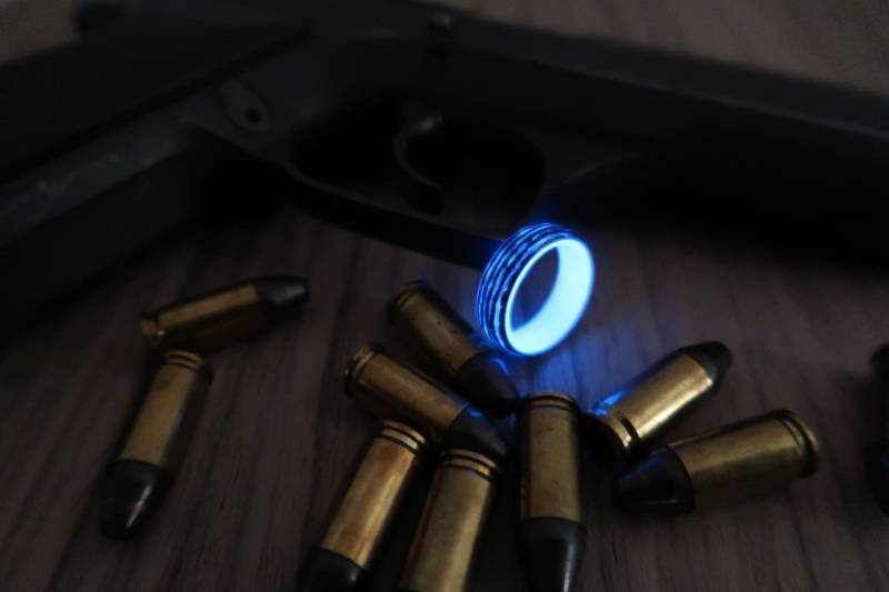 Carbon Fiber Ring, Blauer Leuchtring Im Dunklen Ring, Poliert.ehering, Ehering, Trauring, Glow in The Dark Ring, Carbon Ring, Glow Carbon Fiber Ring, Blauer Leuchtring Im Dunklen Ring, Poliert.ehering, Ehering, Trauring, Glow in The Dark Ring, Carbon Ring, Glow von CarboNwoodRings