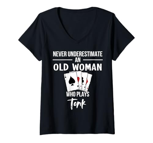 Damen Unterschätzen Sie Niemals eine alte Frau, die Tonk spielt T-Shirt mit V-Ausschnitt Damen Unterschätzen Sie Niemals eine alte Frau, die Tonk spielt T-Shirt mit V-Ausschnitt von Card Queen Apparel
