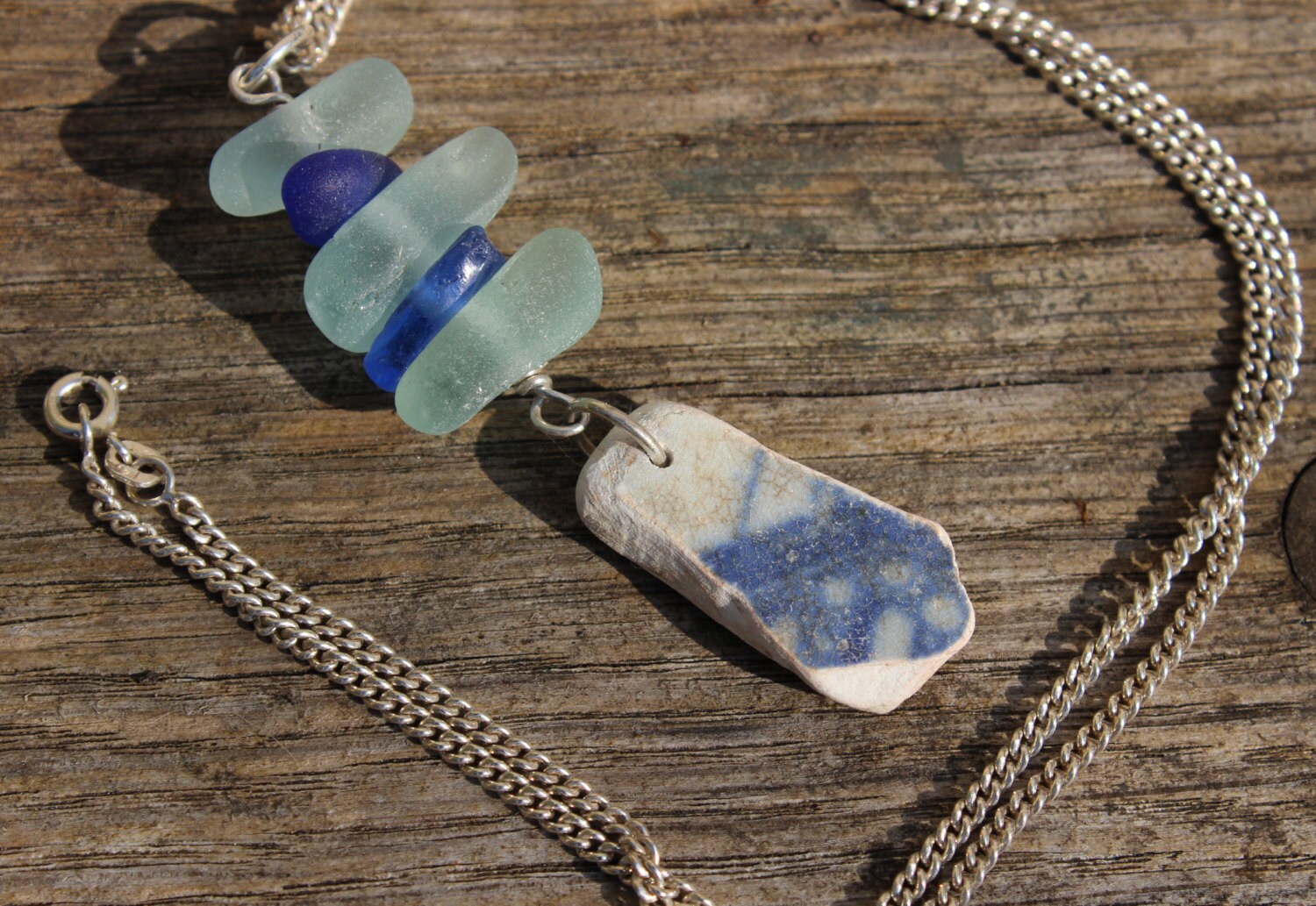 Atemberaubende Meer Keramik & Glas Anhänger in Sterling Silber Kette Atemberaubende Meer Keramik & Glas Anhänger in Sterling Silber Kette von CardiganBayTreasure