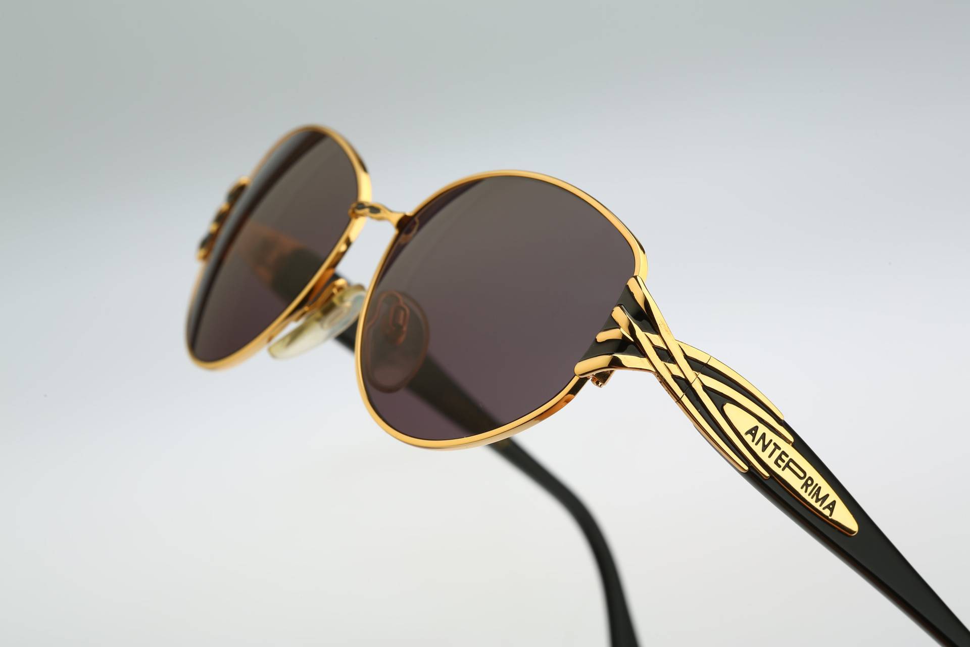 Anteprima Romy 5, Vintage 90Er Jahre Unikat Schwarz & Gold Katzenauge Sonnenbrille Damen Nos von CarettaVintageCo