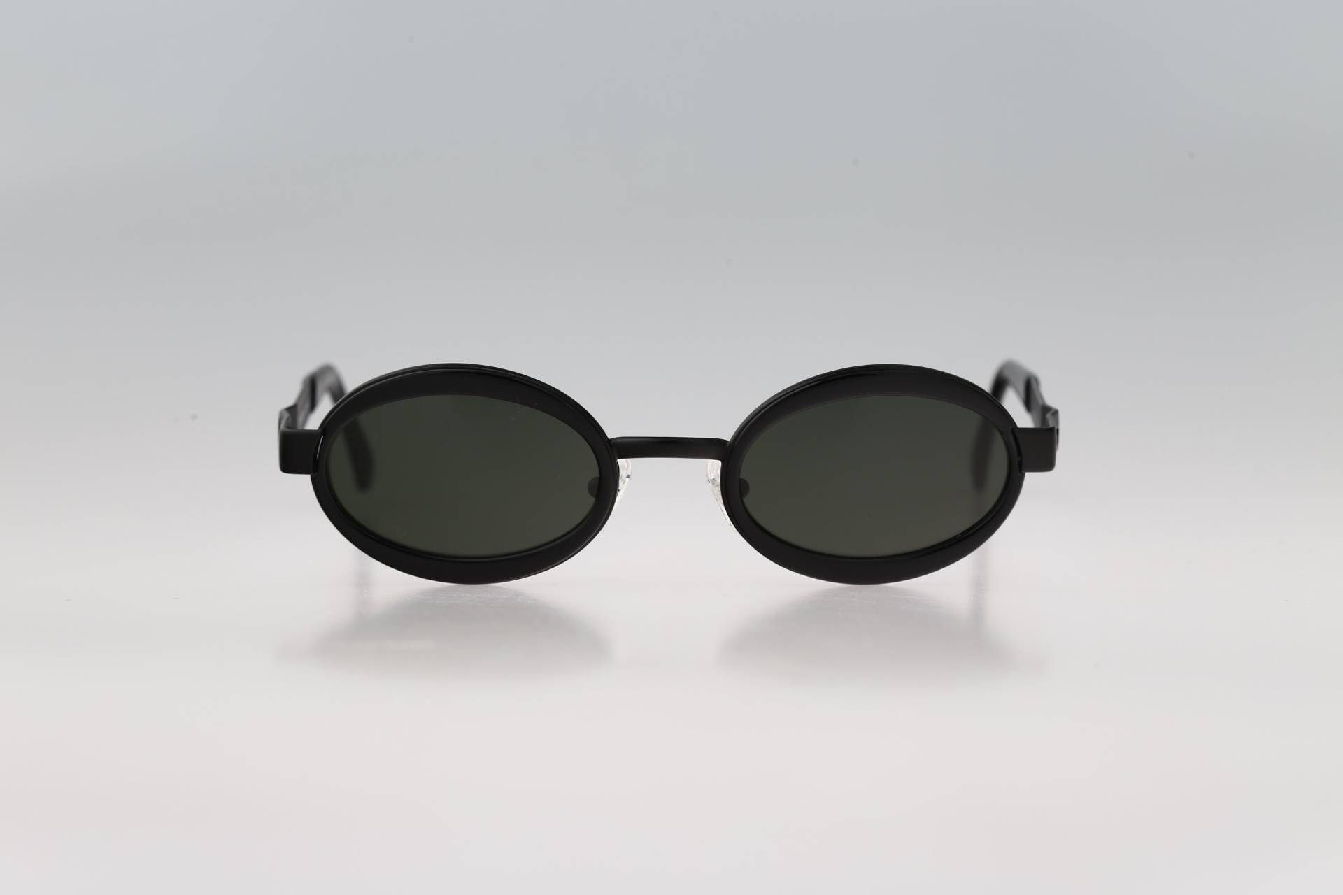 Byblos 657 S 3249, Vintage 90Er Jahre Unikat Doppelrand Schwarz Kleine Ovale Sonnenbrille Damen, Nos von CarettaVintageCo