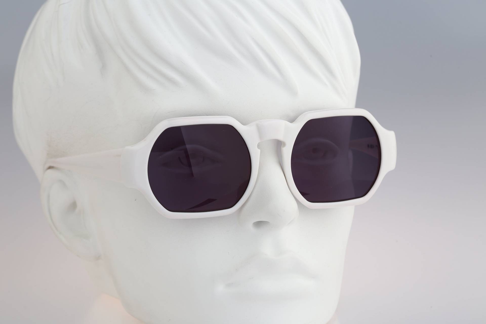 Essor Collection 005, Vintage 90Er Jahre Unikat Weiße Quadrat Sonnenbrille Damen, Nos von CarettaVintageCo