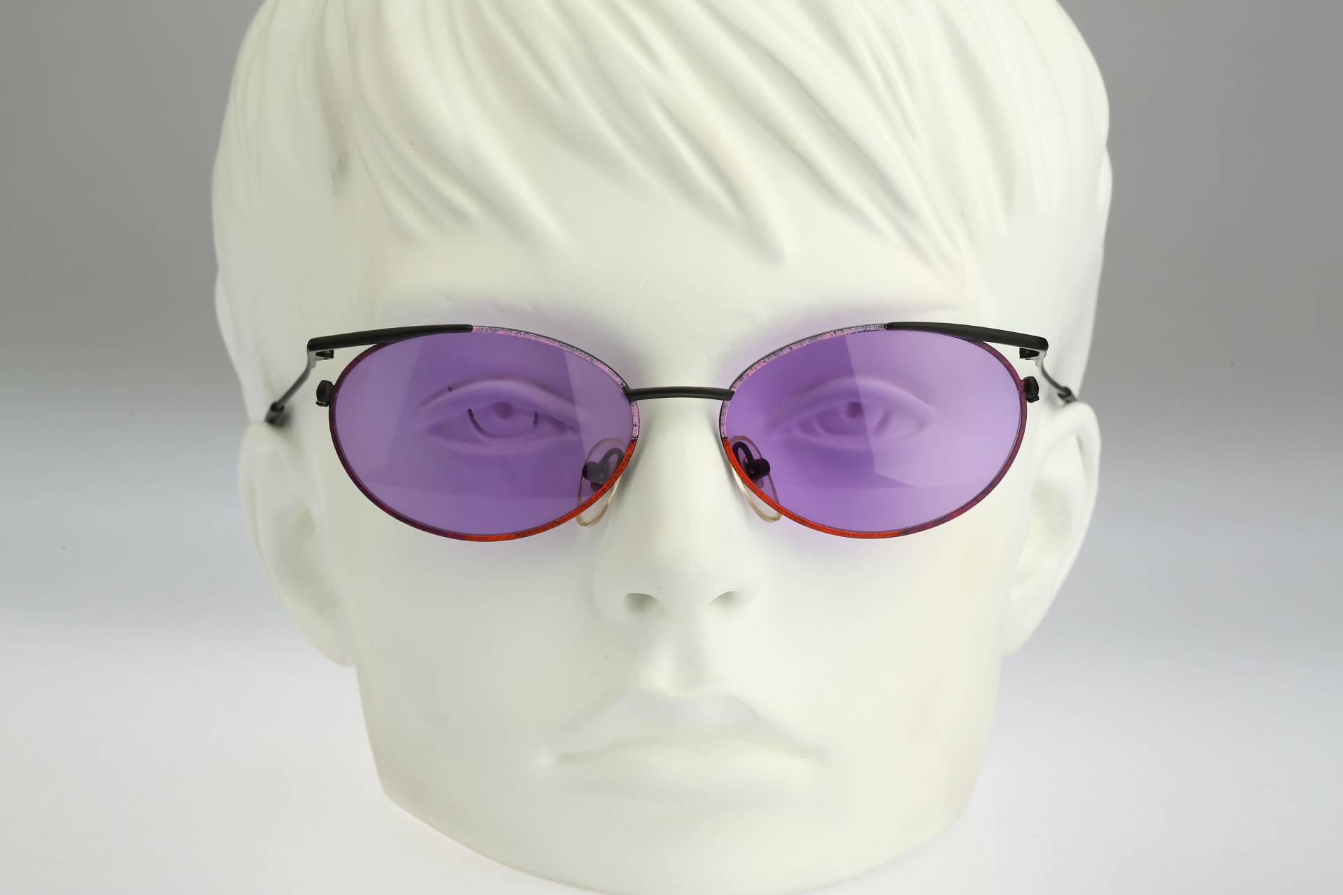 Land 219, Vintage 90Er Jahre Getönte Lila Linsen Unikat Bunt Kleine Ovale Katzenauge Sonnenbrille Damen Nos von CarettaVintageCo