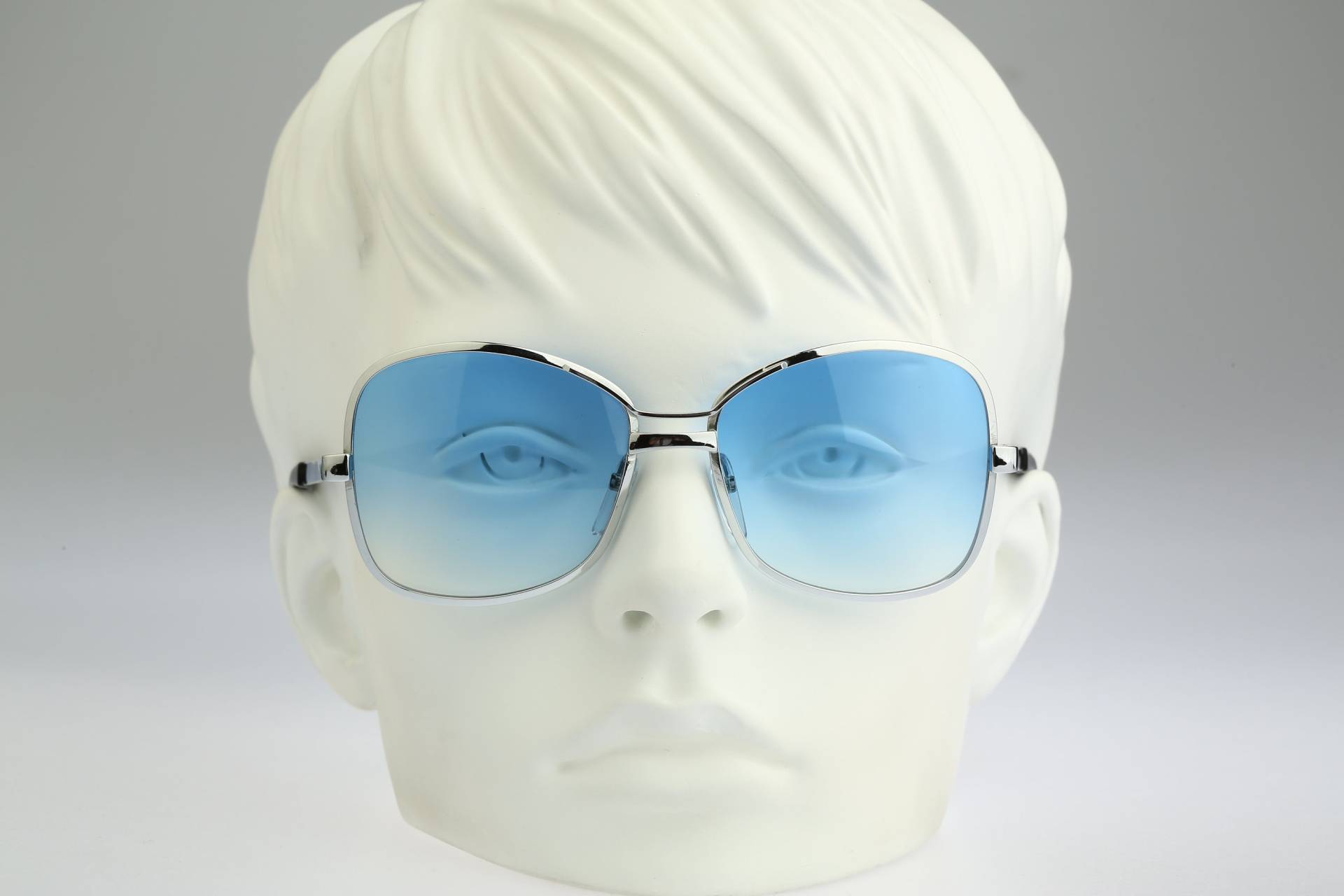 Luxottica 925, Vintage 70Er Jahre Getönte Blaue Gläser Unikat Silber Oversized Schmetterling Sonnenbrille Damen Nos von CarettaVintageCo