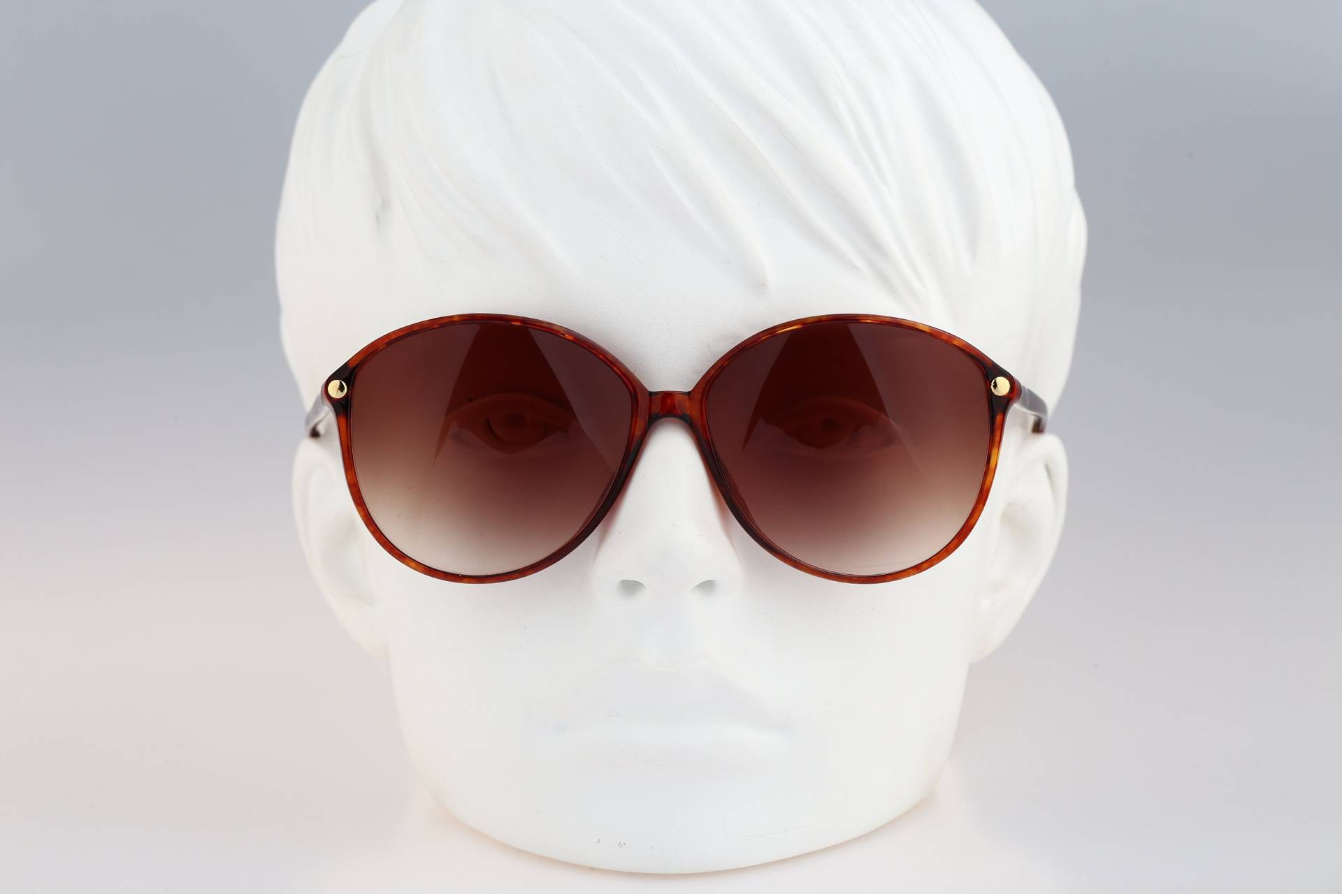 Silhouette M 1156 20 C 1218 Vintage 80Er Jahre Leichte Tortoise Oversized Runde Sonnenbrille Damen , Nos Silhouette M 1156 20 C 1218 Vintage 80Er Jahre Leichte Tortoise Oversized Runde Sonnenbrille Damen , Nos von CarettaVintageCo