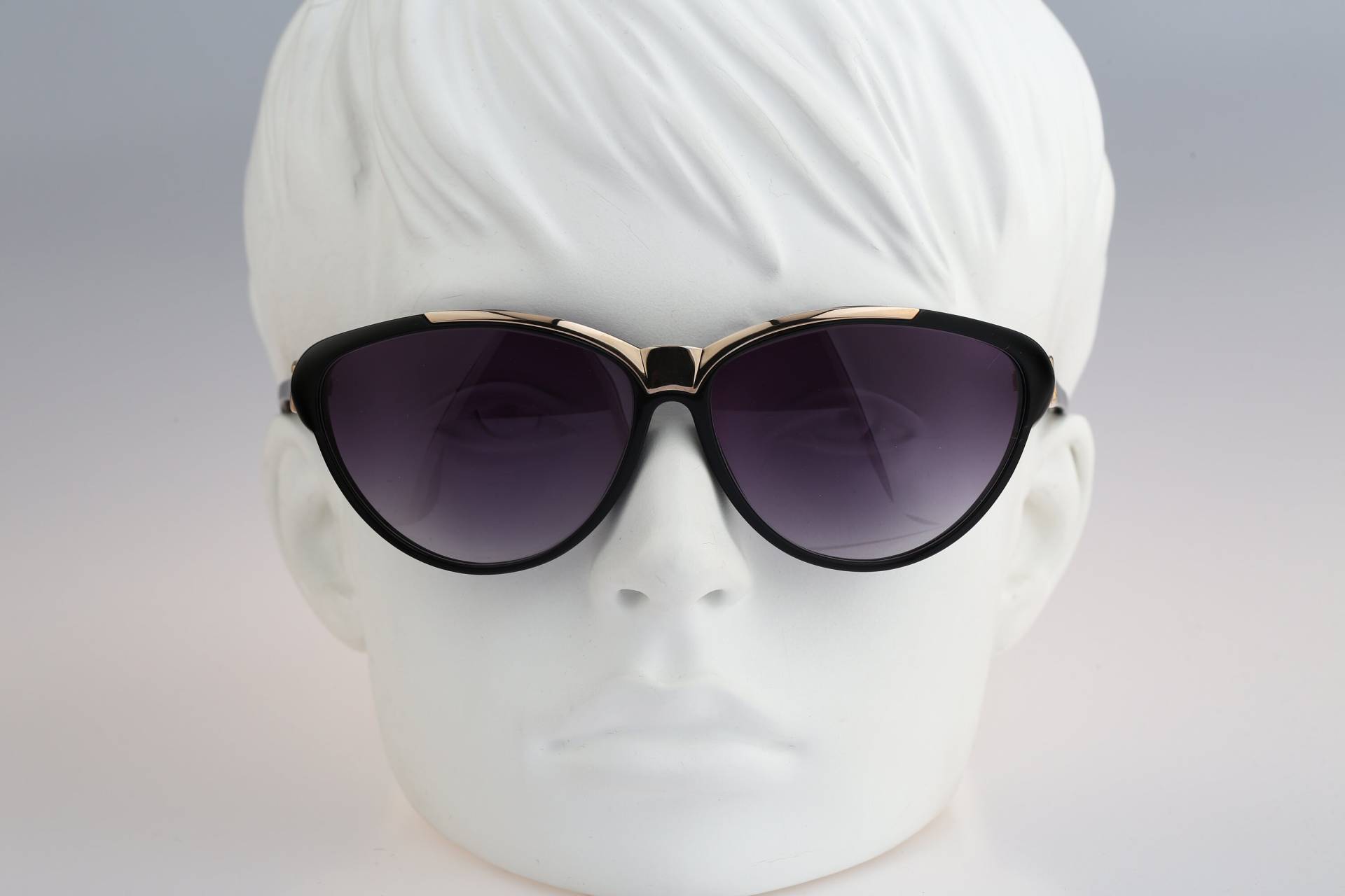 Silhouette M 3141 20, Vintage 80Er Jahre Unikat Schwarz &gold Katzenauge Sonnenbrille Damen, Nos von CarettaVintageCo