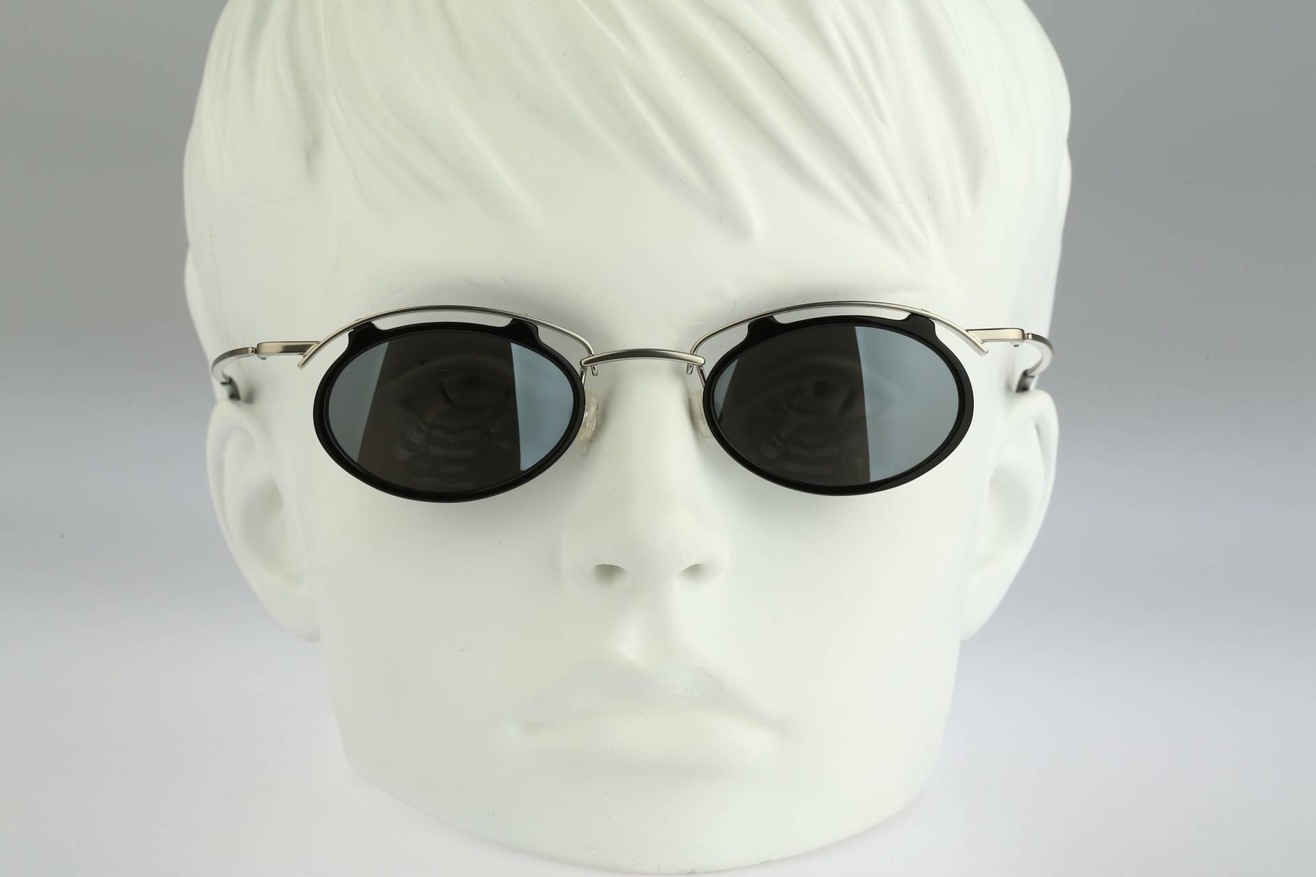 Verrückte Steampunk Sonnenbrille Herren, Contro Vers 3960 010-18, Vintage 90Er Jahre Silber Spiegellinsen Unikat Schwarz Kleine Ovale Damen Nos von CarettaVintageCo