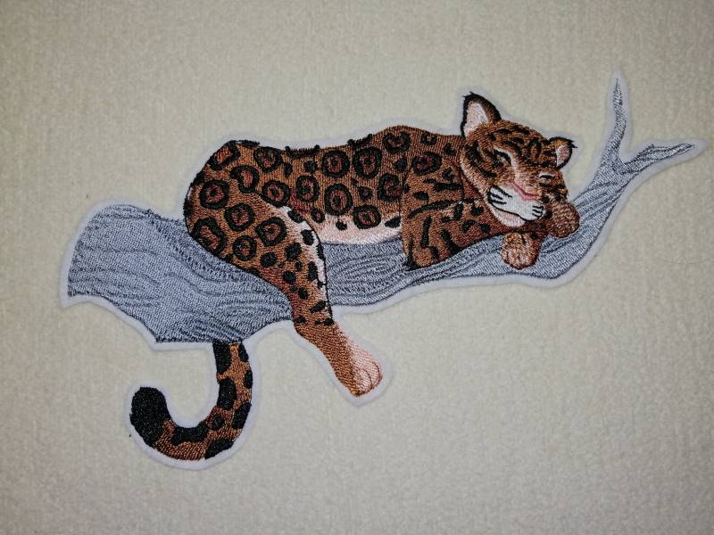 Jaguar/ Leopard Applikation Xxl in Wunschfarbe von CareweZauberstern