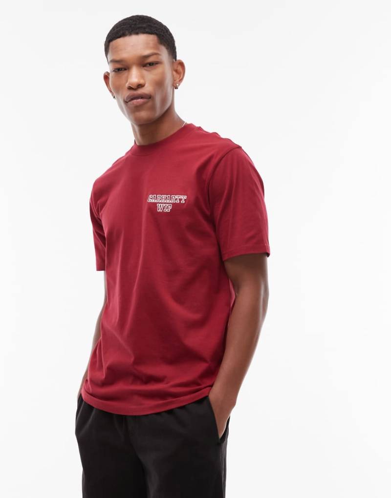 Carhartt WIP - Alumni - Regular Fit T-Shirt in Rot mit Logo-Detail von Carhartt WIP