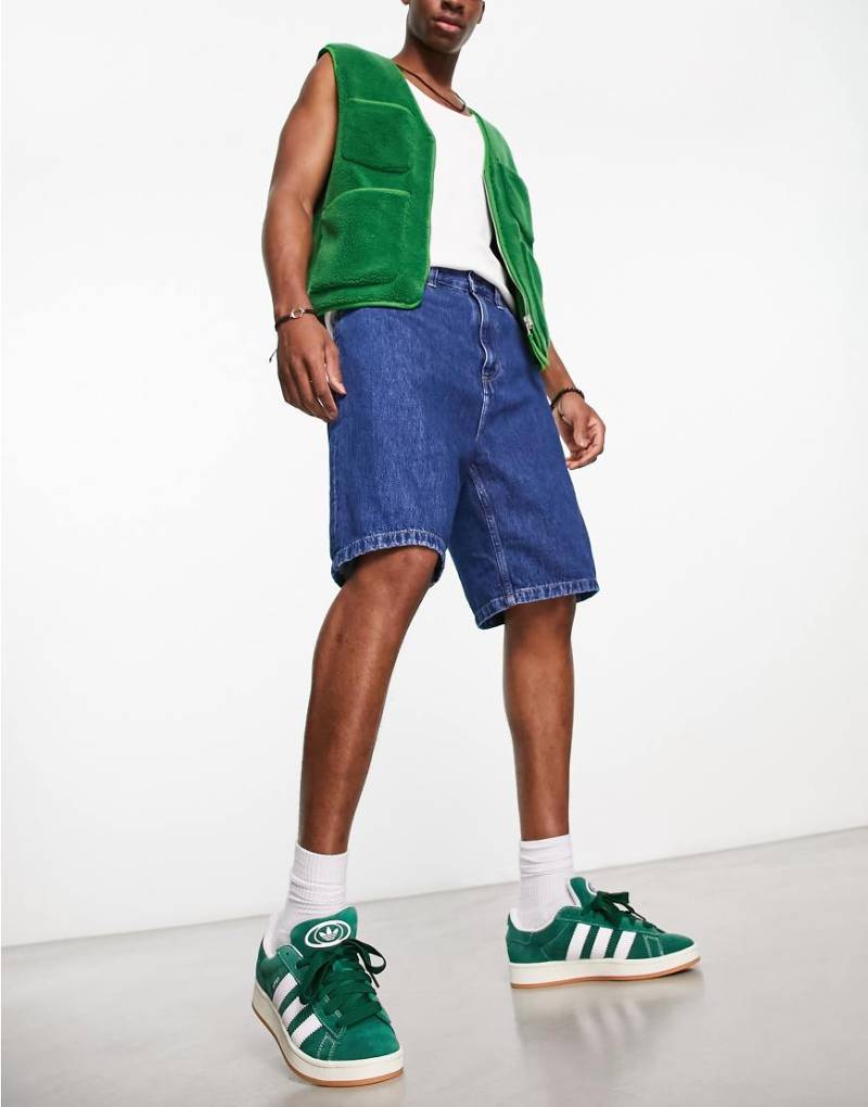 Carhartt WIP - Brandon - Besonders locker geschnittene Jeansshorts in blauer Stone-Waschung von Carhartt WIP