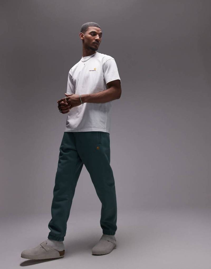 Carhartt WIP - Chase - Jogginghose in Grün von Carhartt WIP