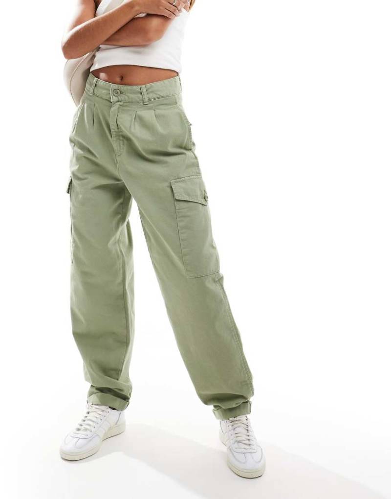 Carhartt WIP - Collins - Locker geschnittene Cargohose in Salbeigrün von Carhartt WIP