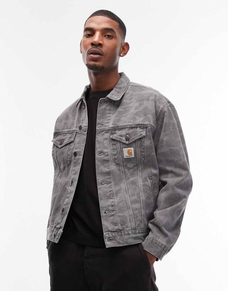 Carhartt WIP - Duck Helston - Jeansjacke in Grau mit Military-Muster von Carhartt WIP