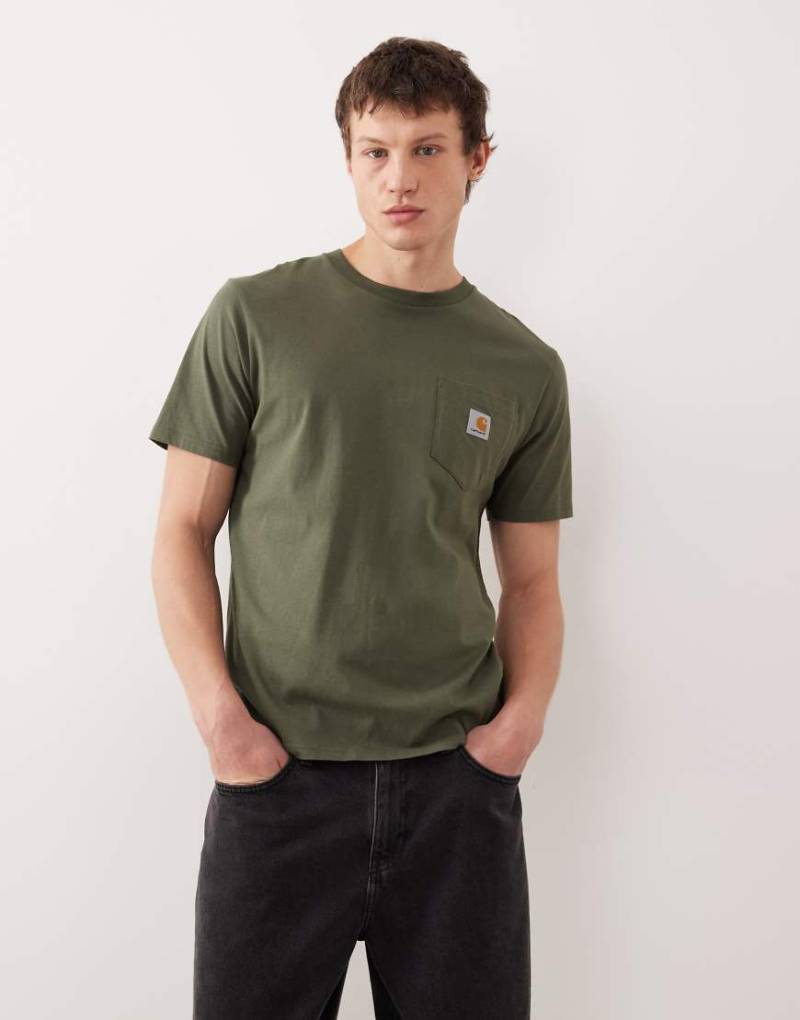 Carhartt WIP - Kurzärmliges T-Shirt in Grün mit Tasche von Carhartt WIP