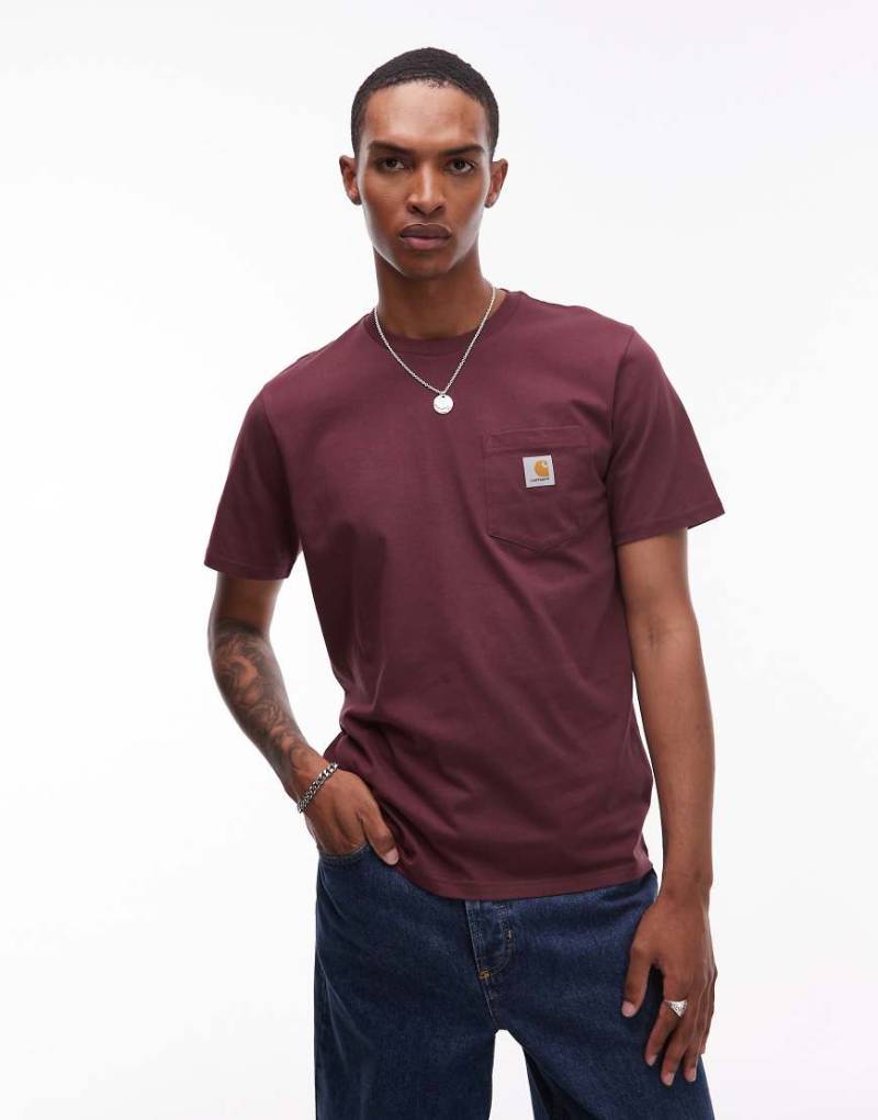 Carhartt WIP - T-Shirt mit Tasche in Burgunder-Rot von Carhartt WIP