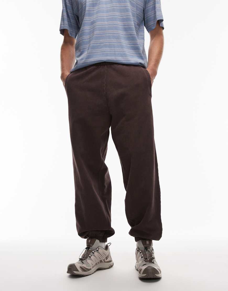 Carhartt WIP - Vista Grand - Weite Jogginghose in Dunkelbraun-Brown von Carhartt WIP