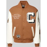 Carhartt Work In Progress Collegejacke mit Label-Patches in Mittelbraun, Größe XXL von Carhartt Work In Progress