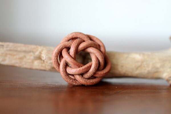 Leder Ring Marine Knoten, Handgemachter Ring, Frauen, Lederring, Ring von CaribbeanPineapple