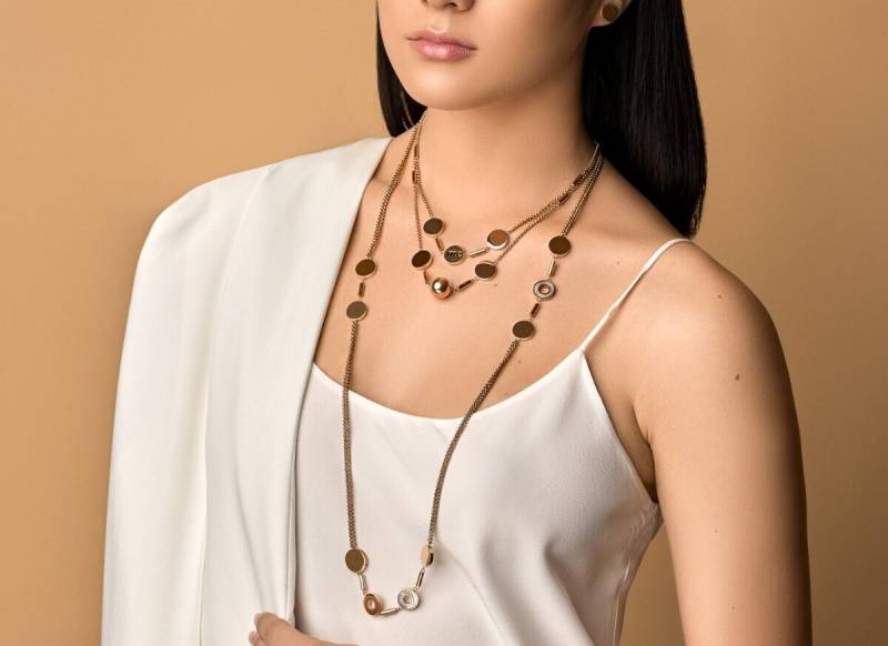 Carlette Le Magnifique Halskette, Roségold, 33-Zoll-Lang Und Kommt Mit 9 Charme Inkl, Natürlichem Perlmutt von CarletteJewellery