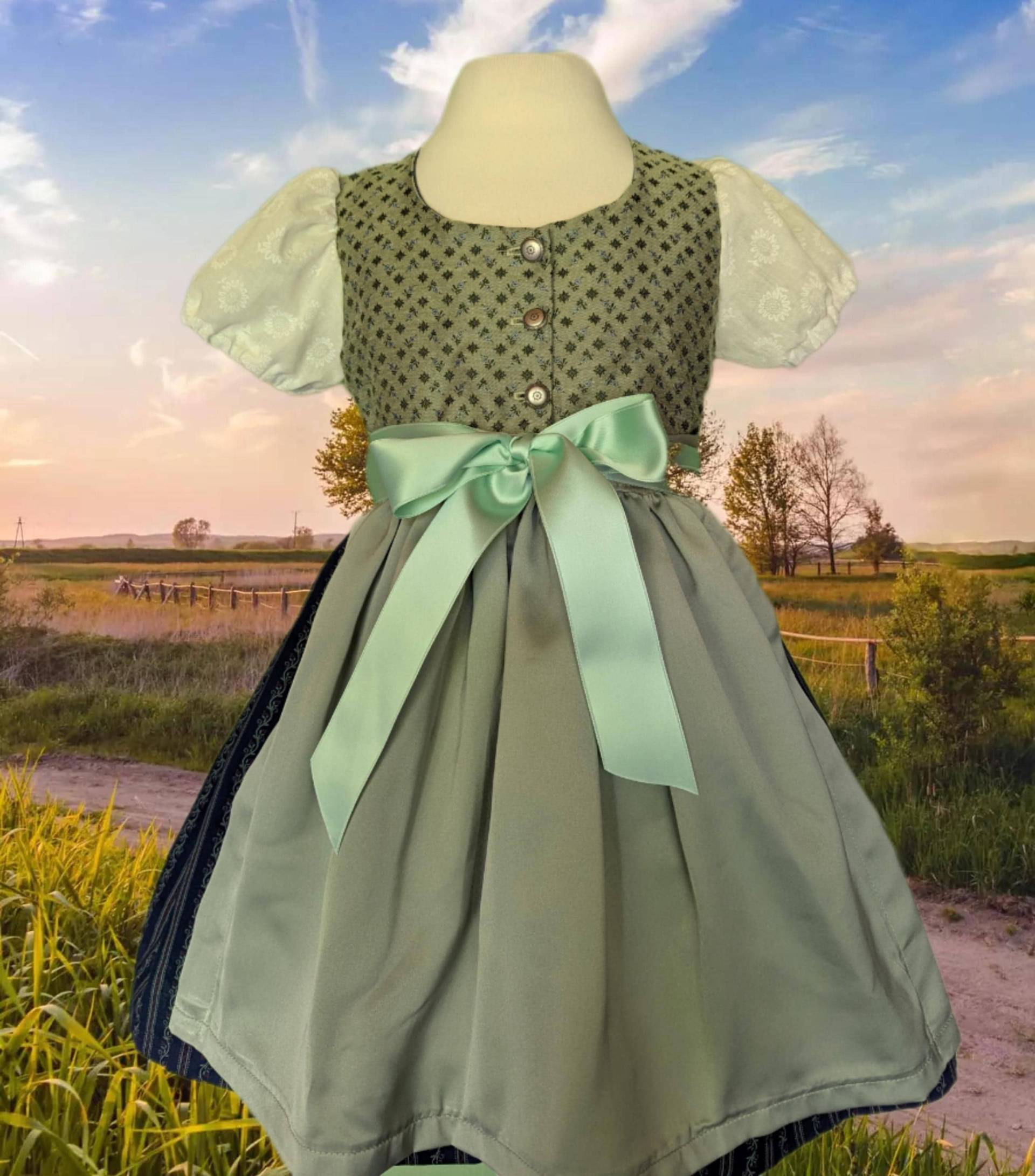 Baby Dirndl Gr. 86/92, Sofort Lieferbar Baby Dirndl Gr. 86/92, Sofort Lieferbar von CarlinaRegine