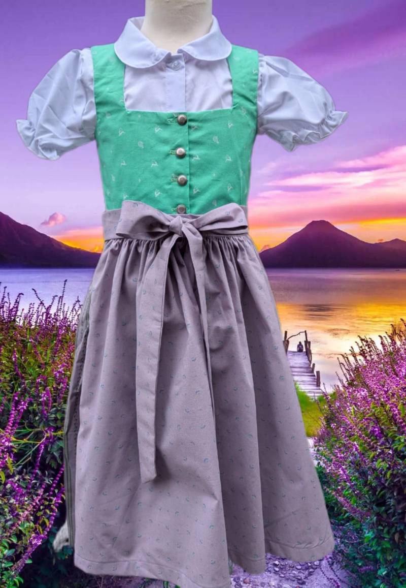 Kinder Dirndl Gr. 116/122 , Sofort Lieferbar, Ärmellos, Inklusiv Bluse von CarlinaRegine